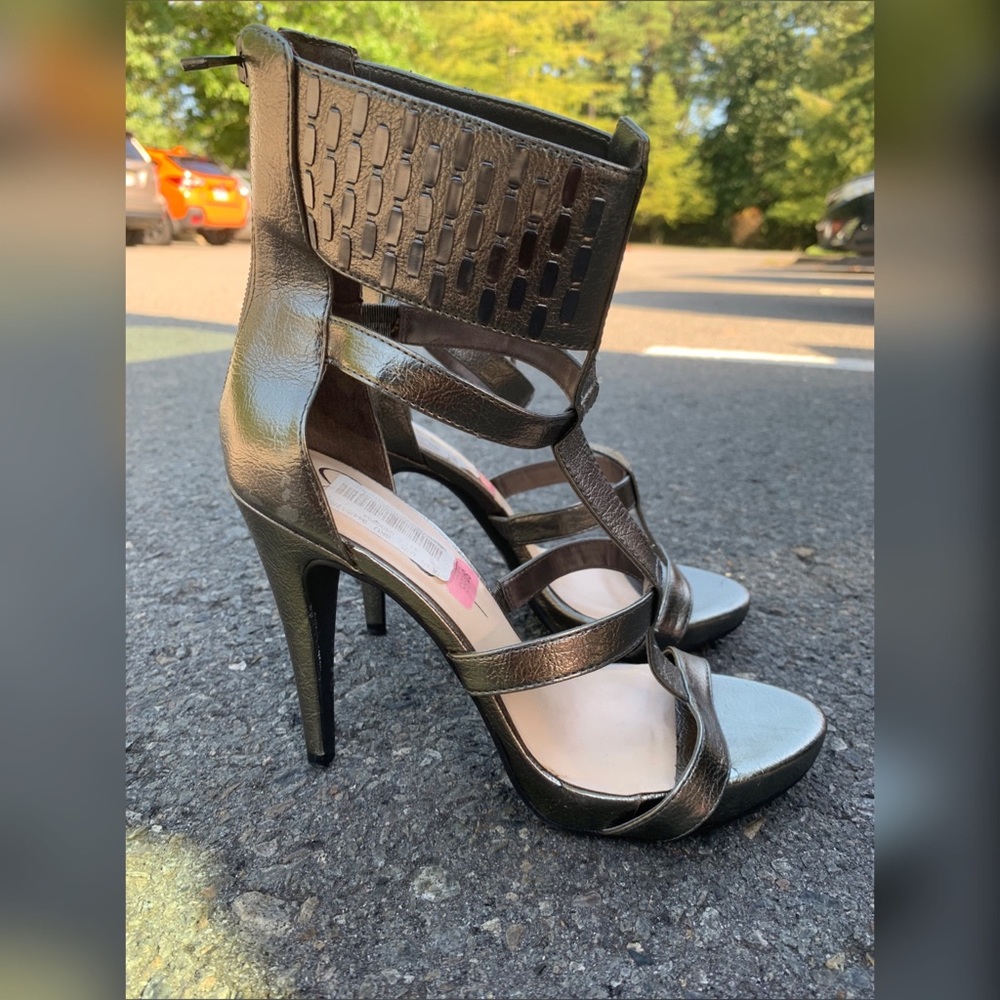 Jessica Simpson Heels - Picture 3 of 6
